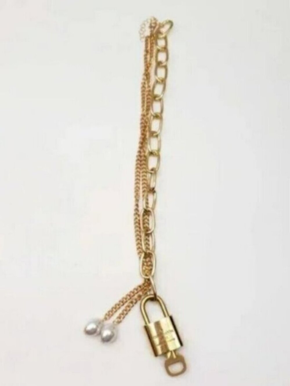 ✨ Stainless Steel Gold-Plated Necklace with Authentic Louis Vuitton Padlock ✨ E - Picture 7 of 7